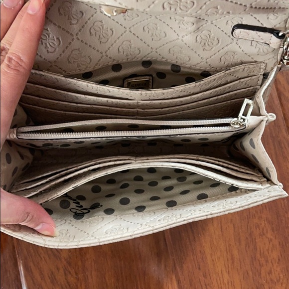 Guess wallet/clutch - Picture 4 of 5